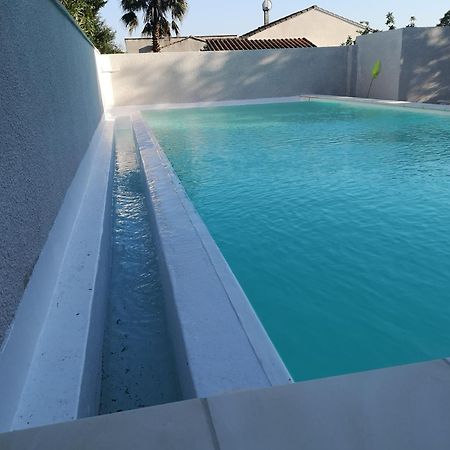 Appartement Dans Villa Avec Piscine Et Jardin Marguerittes Eksteriør billede